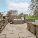 Yew * Backbarrow
