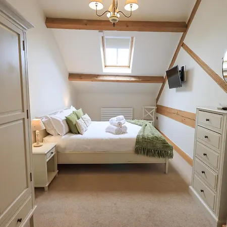 Holiday home Yew