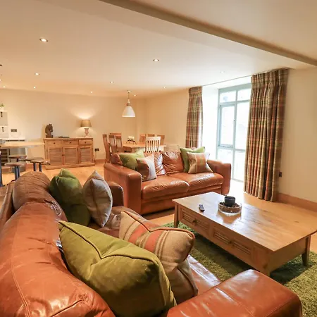 Holiday home Yew