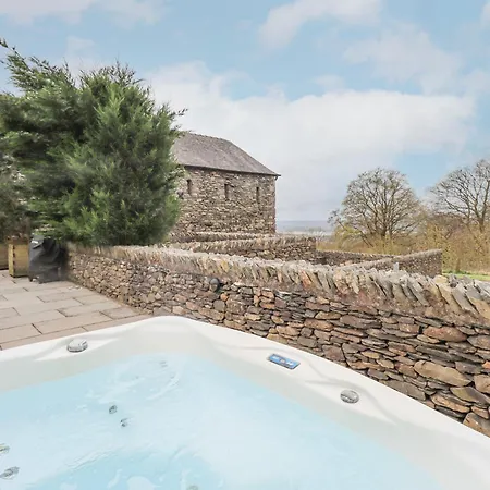 Holiday home Yew *