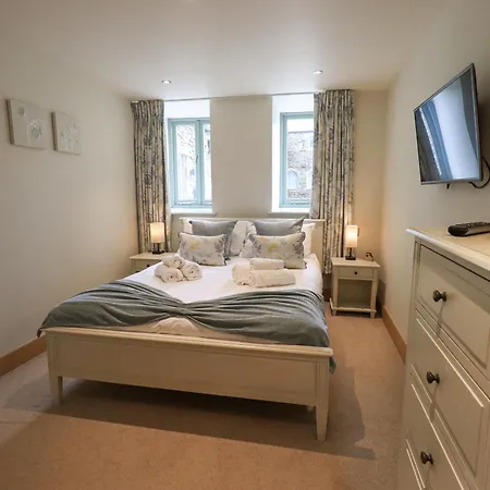 Yew Holiday home *