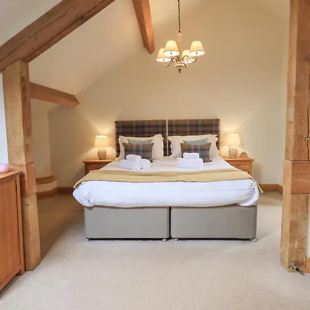 Holiday home Yew *