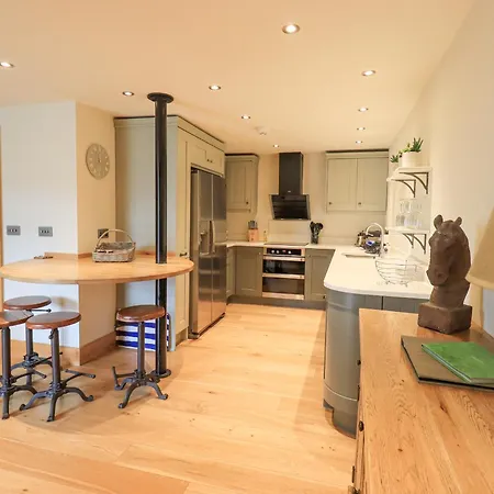 Yew Holiday home *