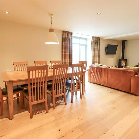 Yew Holiday home *