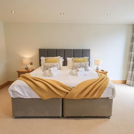 Holiday home Yew