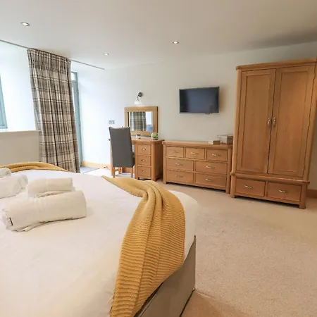 Yew Holiday home