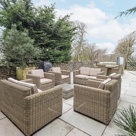 Holiday home Yew *