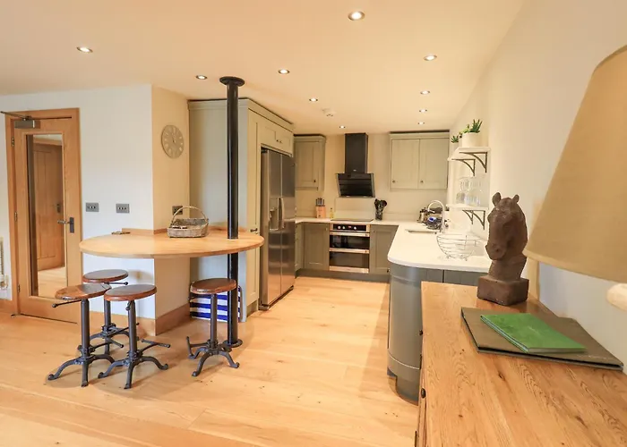 Yew Semesterbostad *