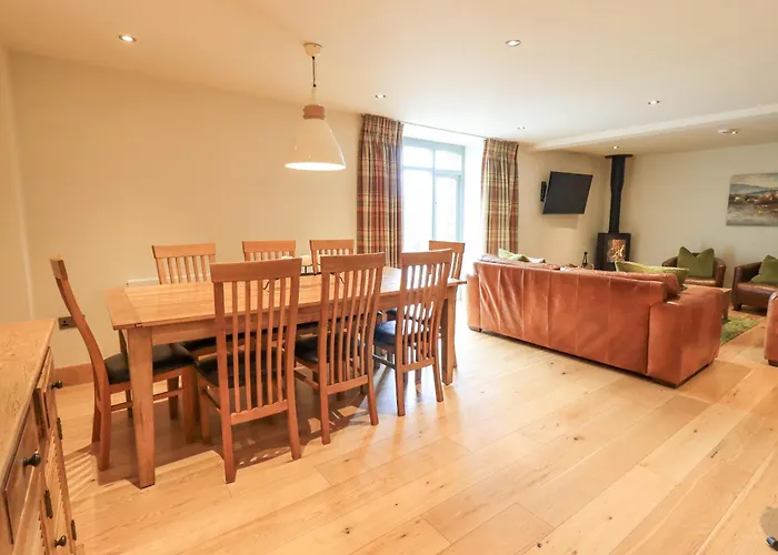 Yew Semesterbostad *